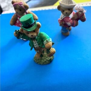 Holiday  Cherished Teddy’s. So Cute!!